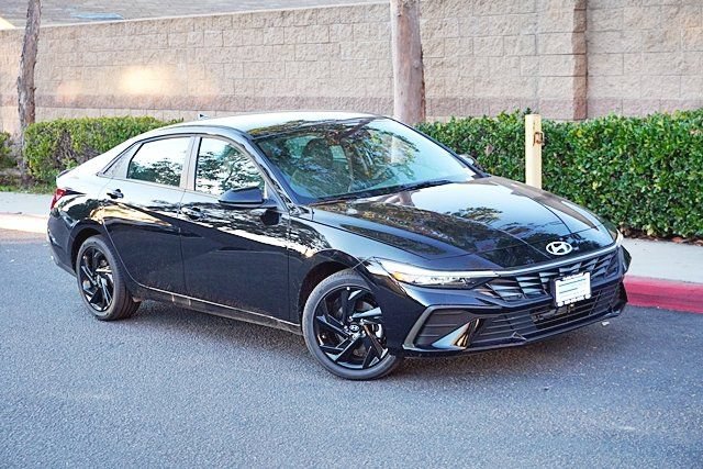 New 2026 Hyundai Elantra Sport FWD image 3