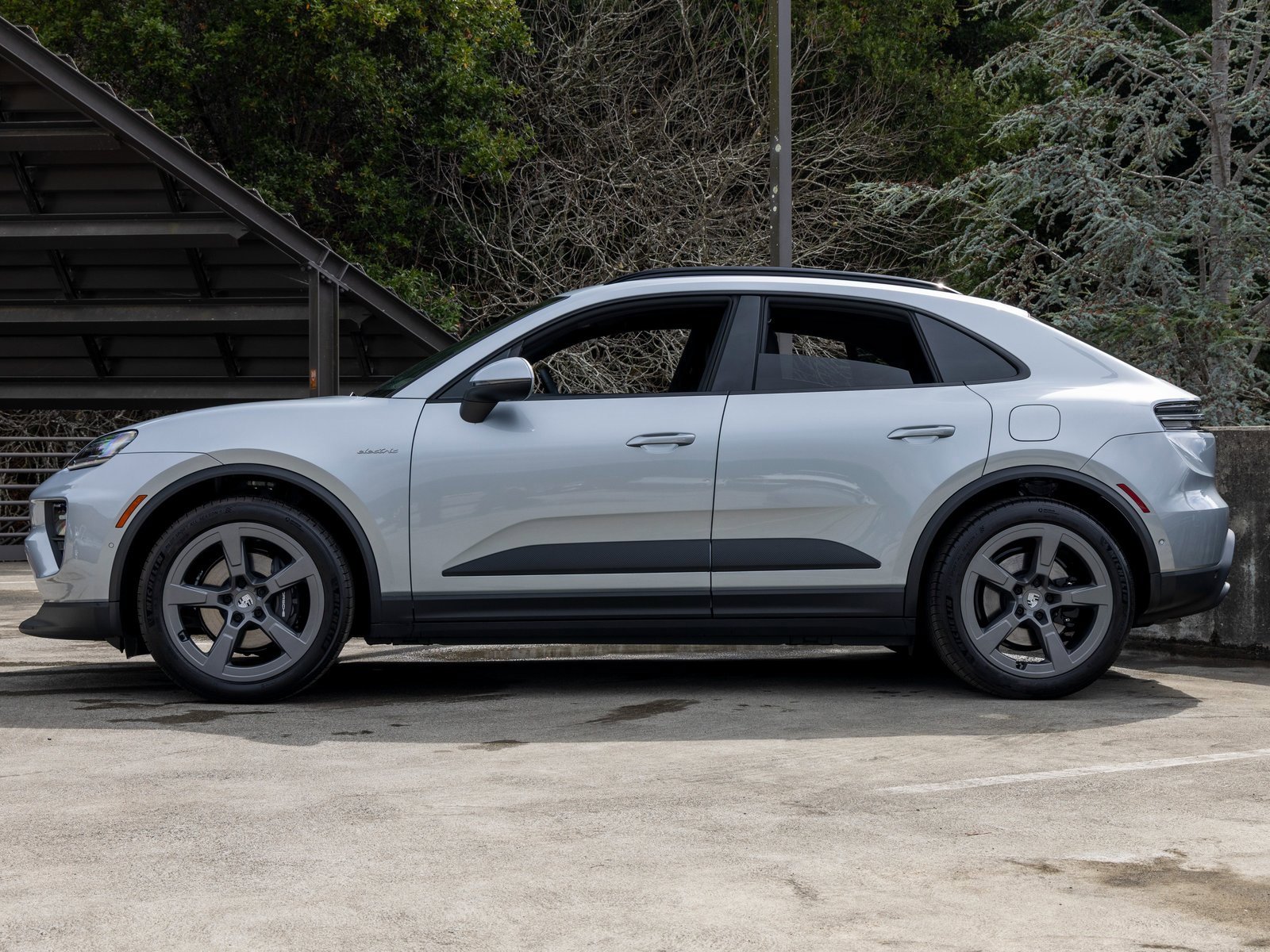 New 2025 Porsche Macan Electric image 2
