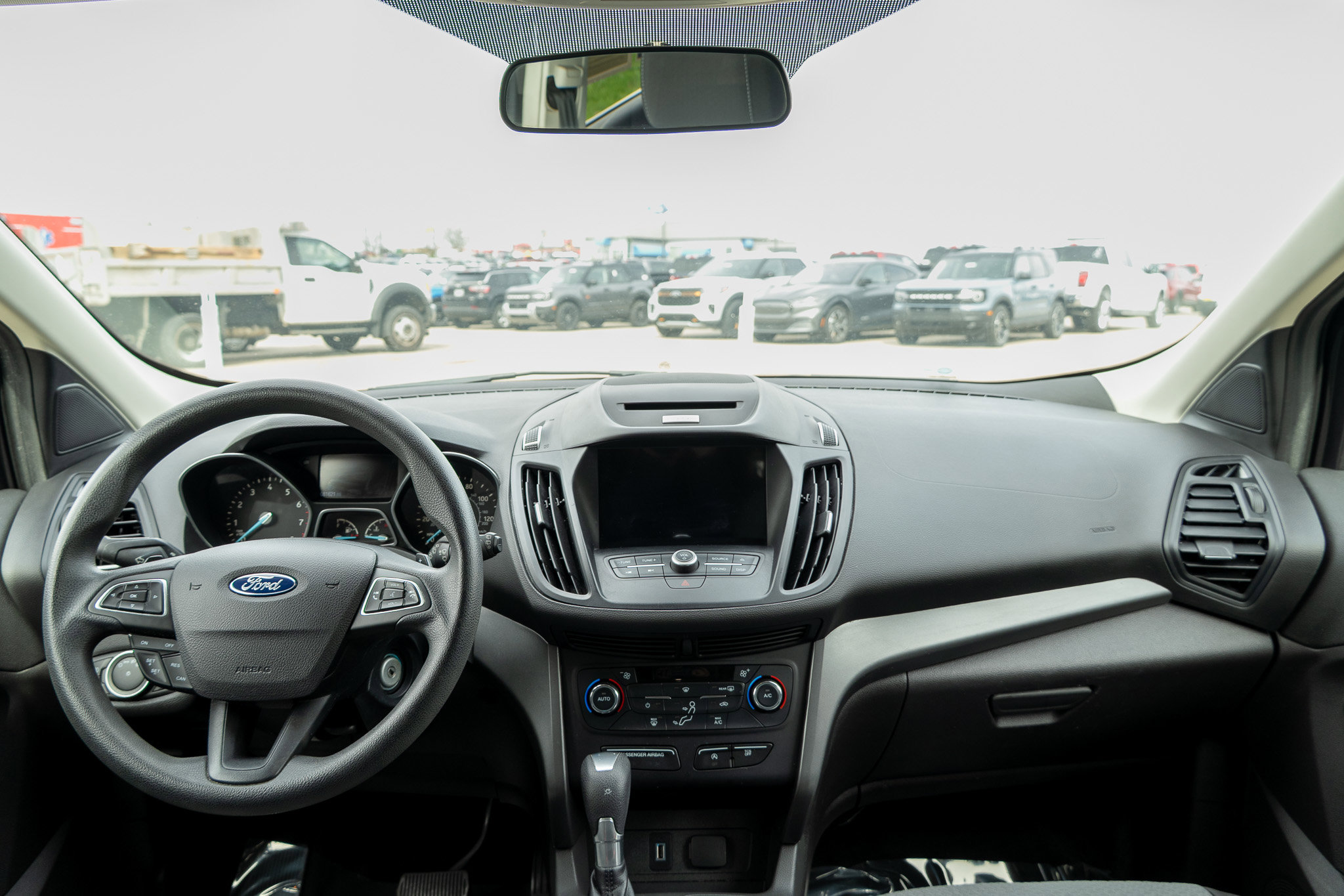 Used 2017 Ford Escape SE w/ Equipment Group 201A image 29