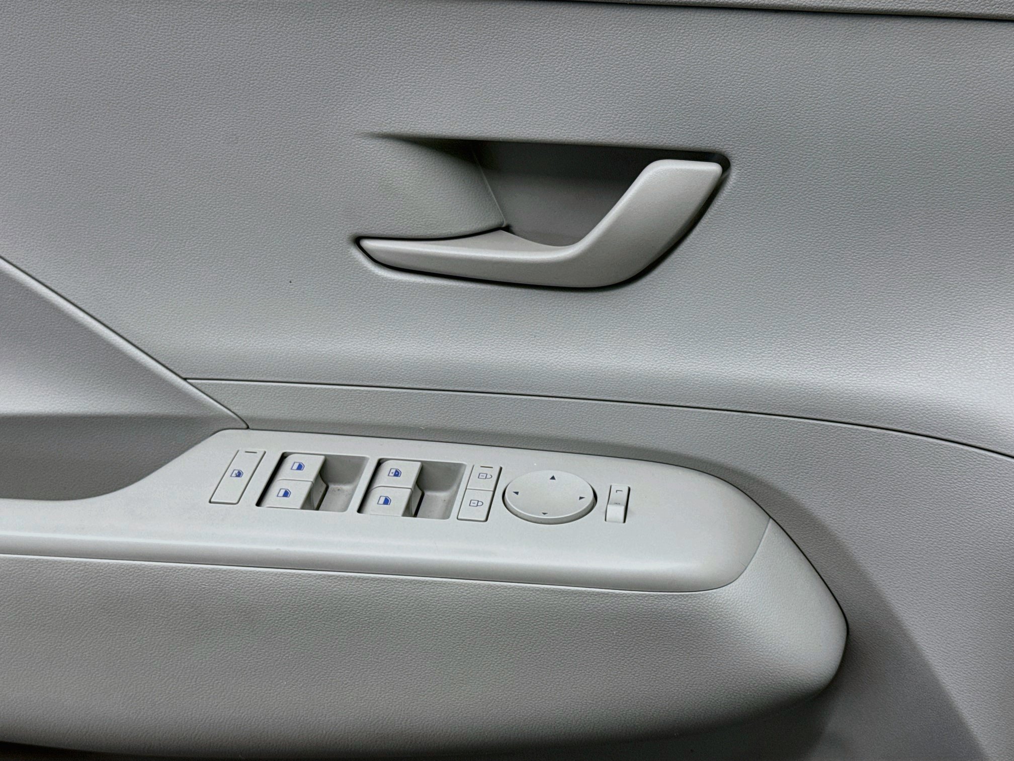 Used 2025 Hyundai Kona SEL FWD image 15