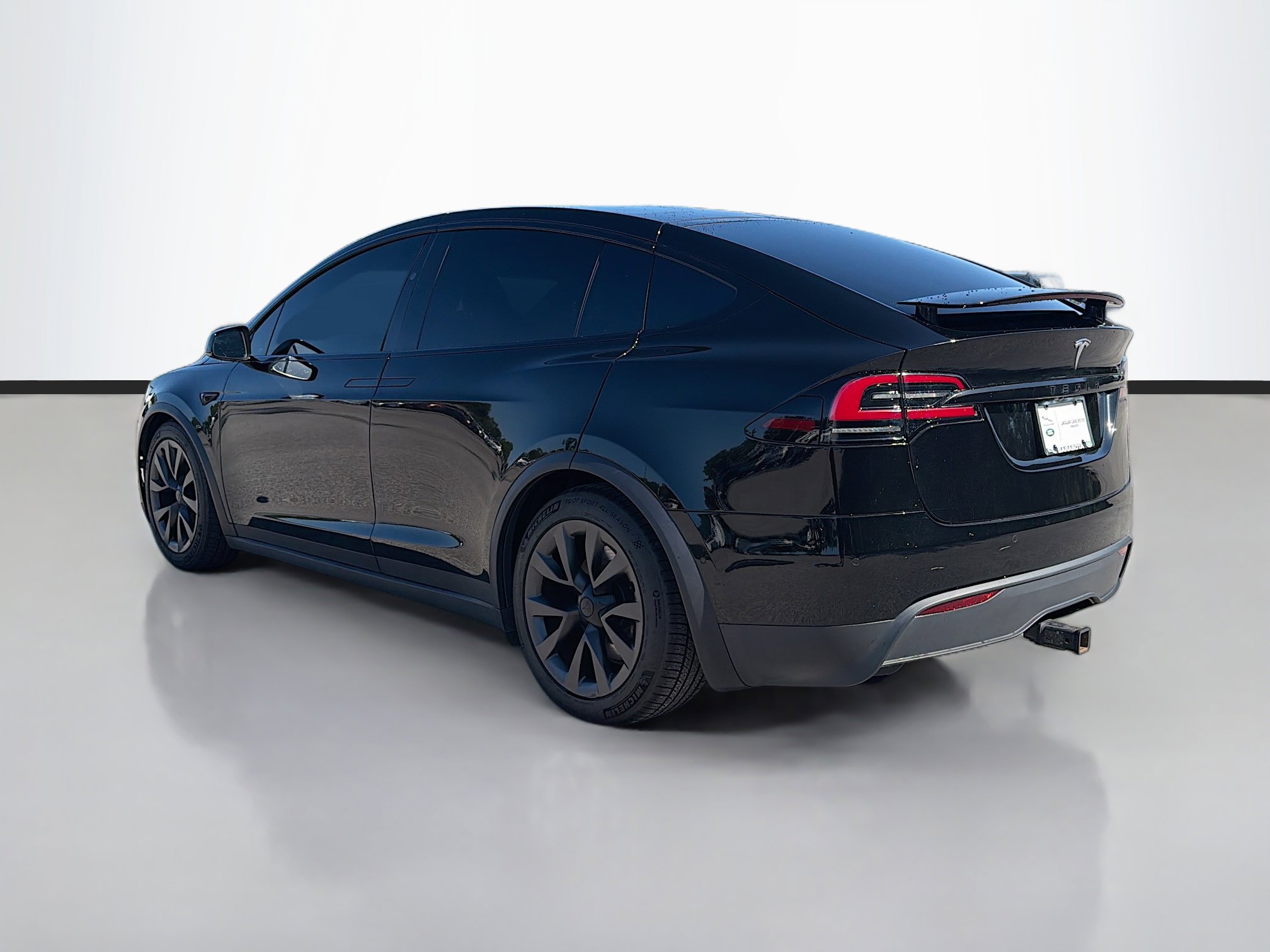 Used 2023 Tesla Model X AWD/4WD image 3