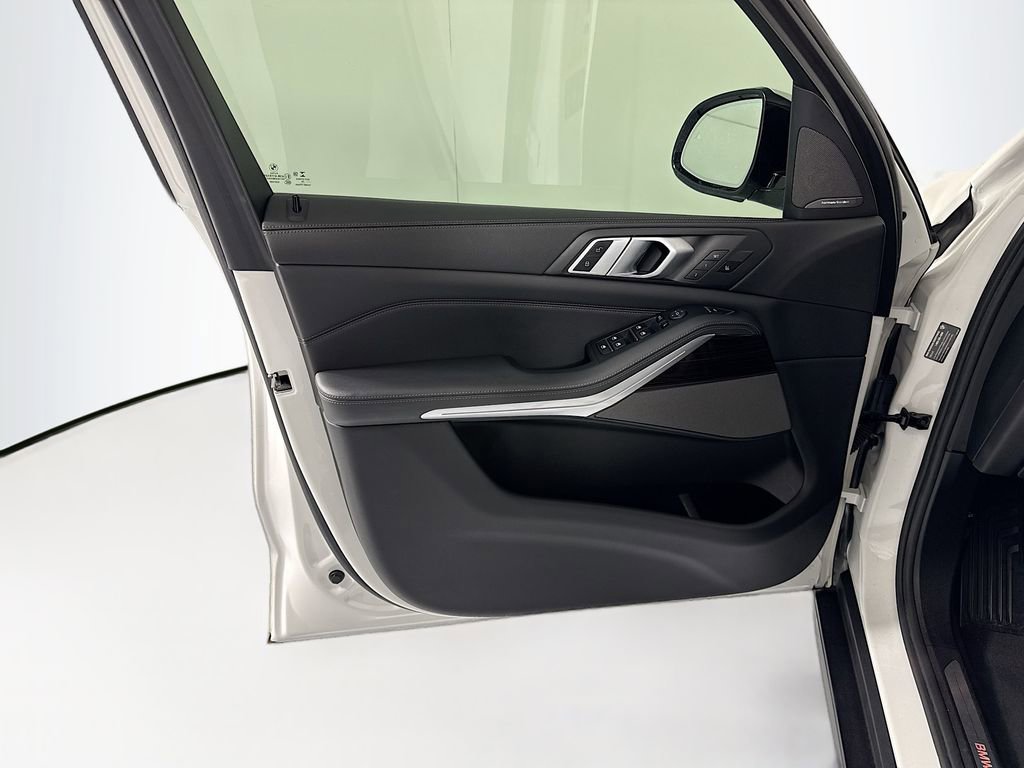 Used 2019 BMW X5 xDrive40i w/ Premium Package 2 image 24