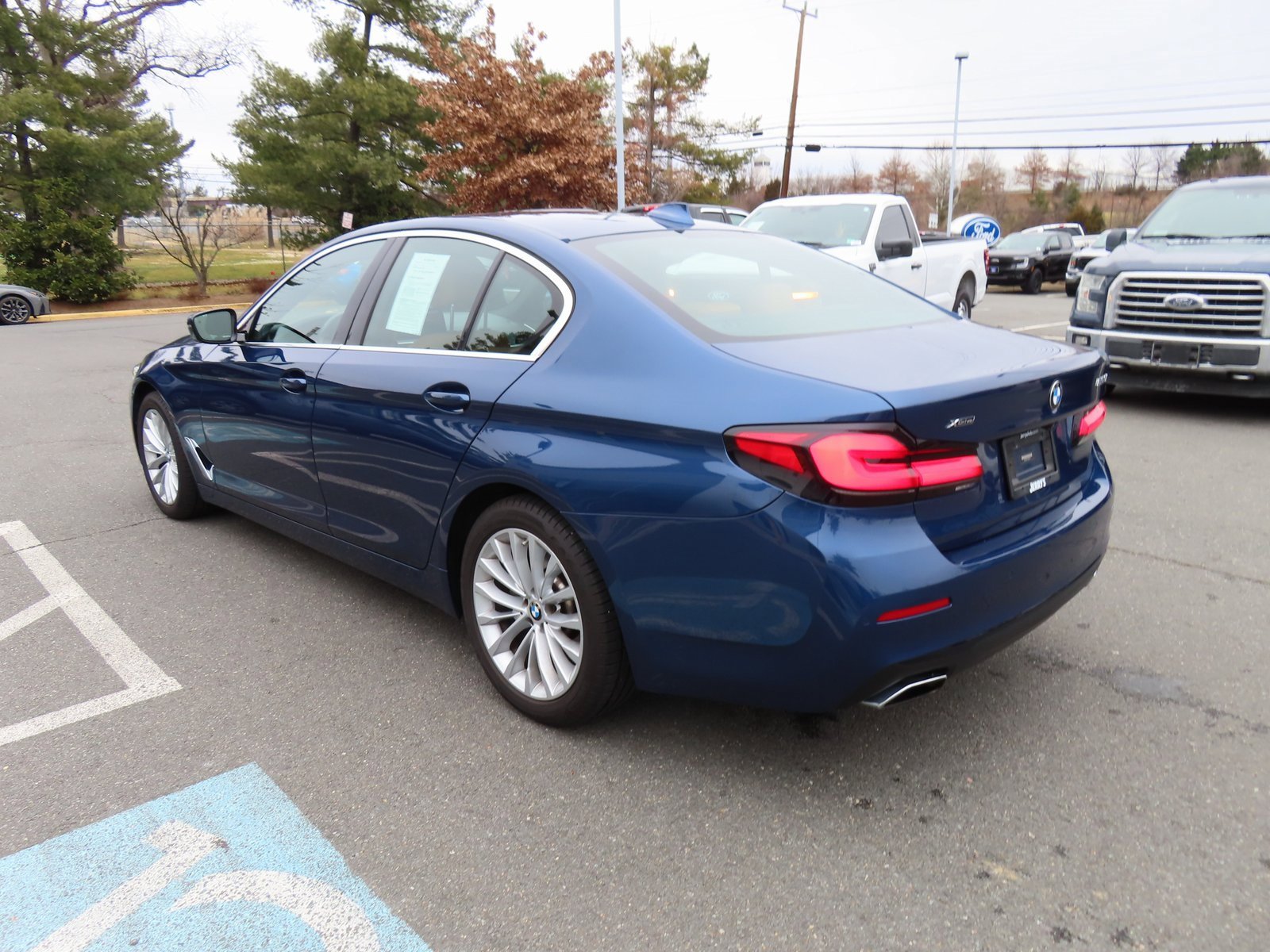 Used 2021 BMW 530i xDrive w/ Premium Package image 7