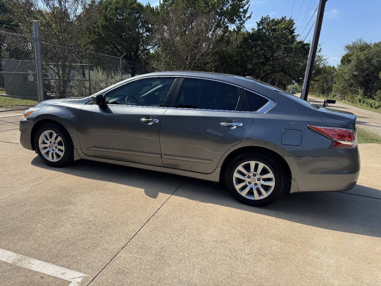 Used 2014 Nissan Altima 2.5 S w/ Display Audio Package FWD image 7