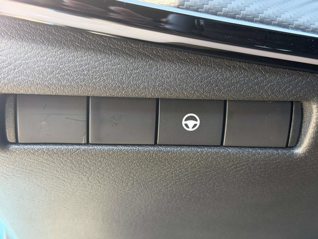 Used 2025 Nissan Kicks SR w/ Illumination Package AWD/4WD image 24