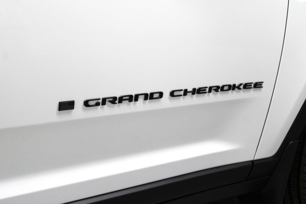 New 2025 Jeep Grand Cherokee Altitude image 36