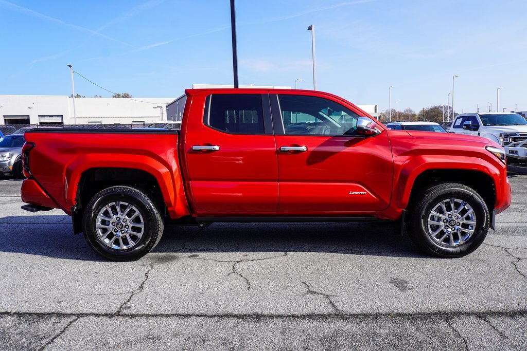 Used 2025 Toyota Tacoma Limited image 34