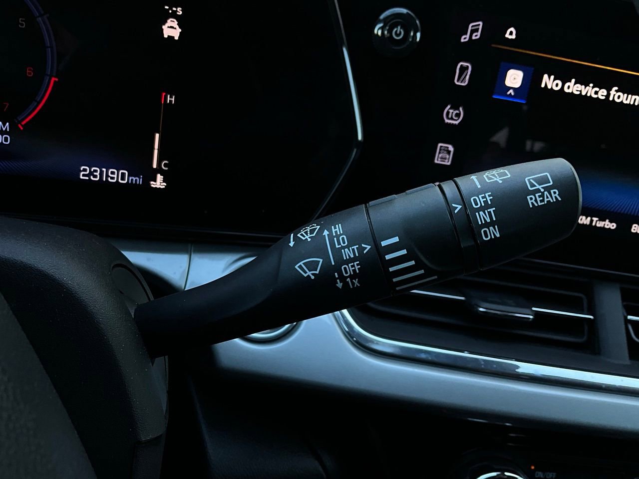 Used 2025 Chevrolet Trax LT image 35