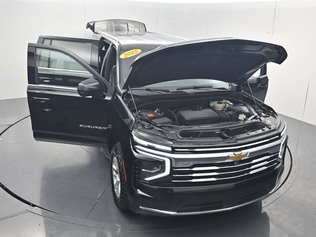 Used 2025 Chevrolet Suburban LT AWD/4WD image 57