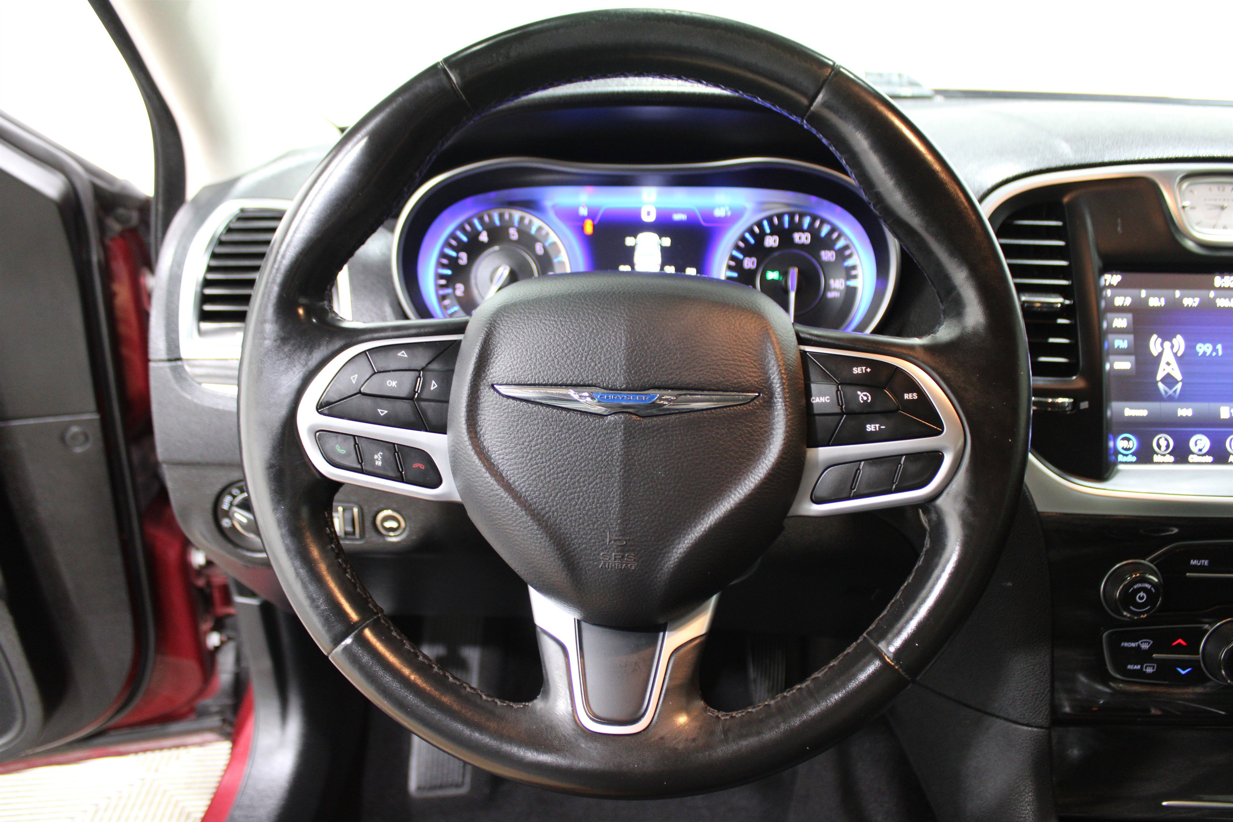 Used 2019 Chrysler 300 Touring w/ Sport Appearance Package image 9