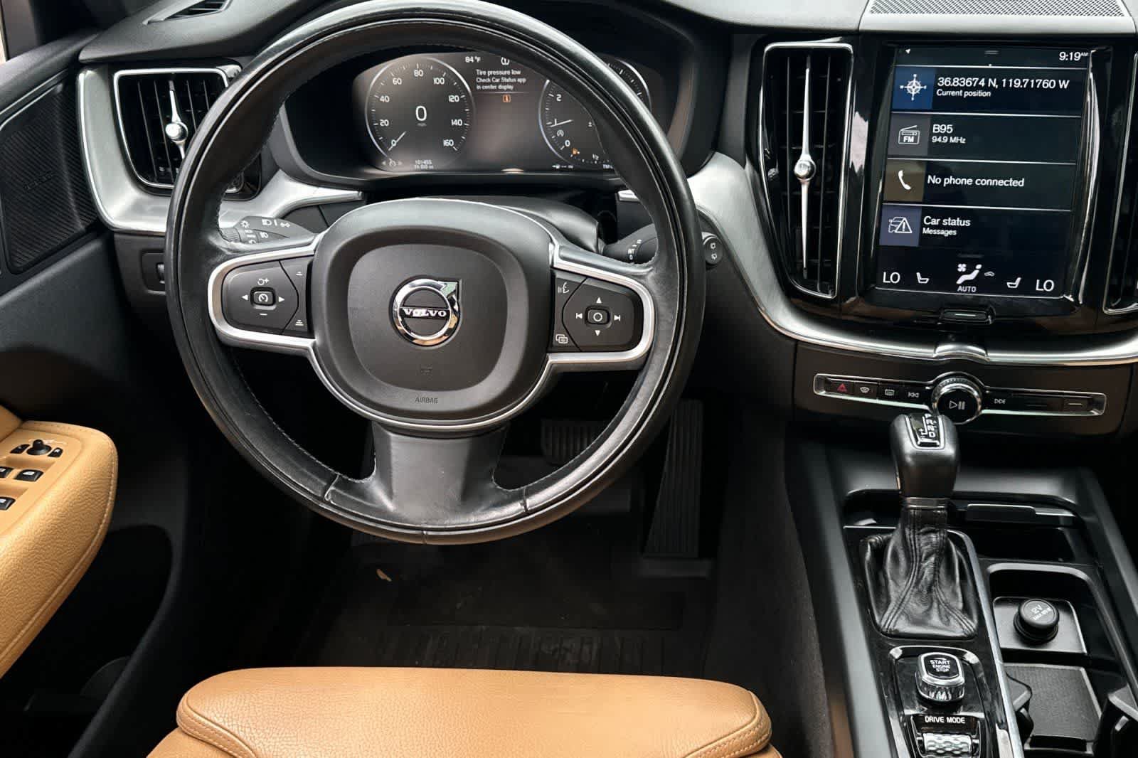 Used 2019 Volvo XC60 T6 Momentum w/ Multimedia Package AWD/4WD image 16