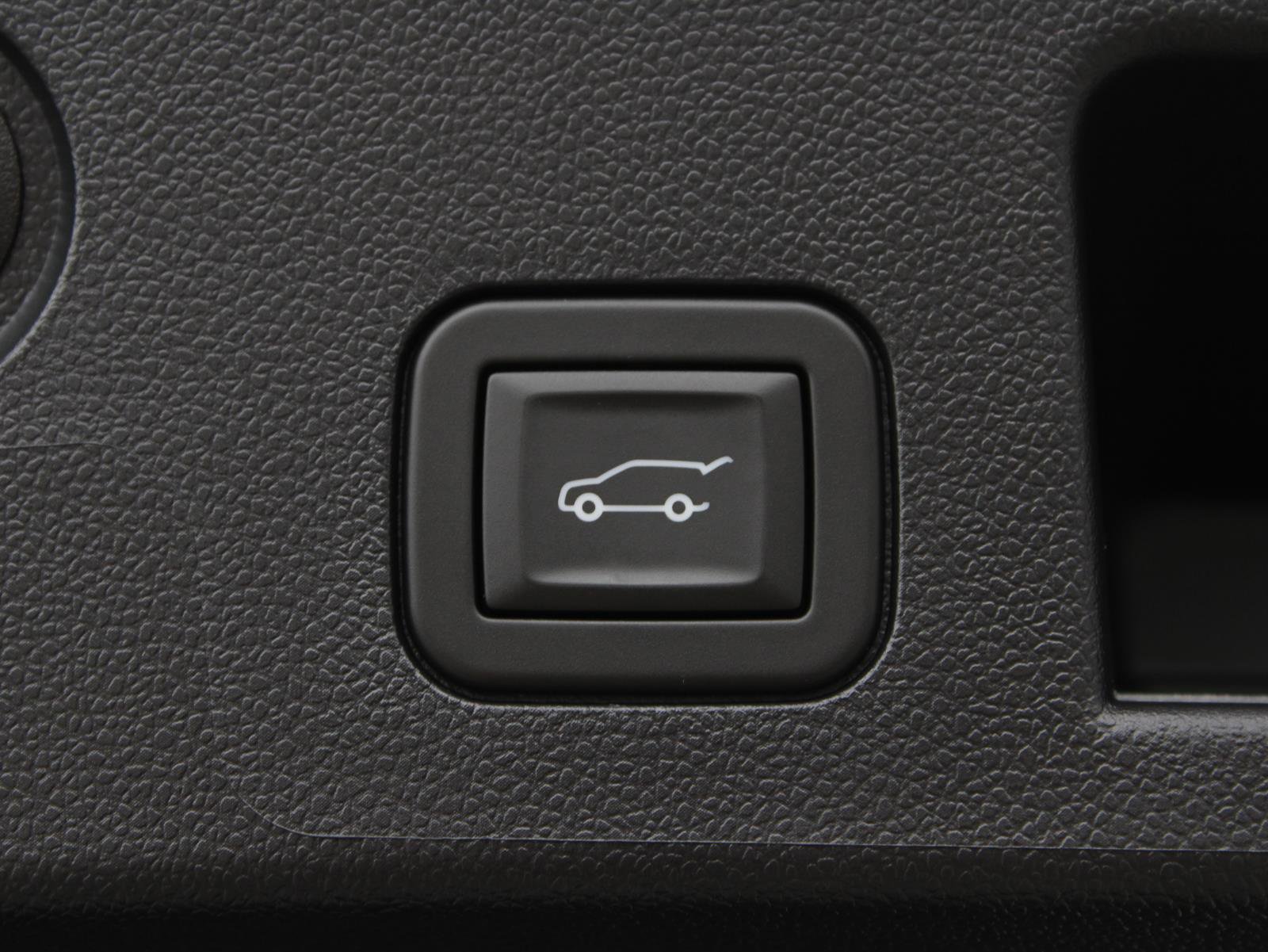 Used 2026 GMC Terrain AT4 w/ LPO, Floor Liner Package image 9