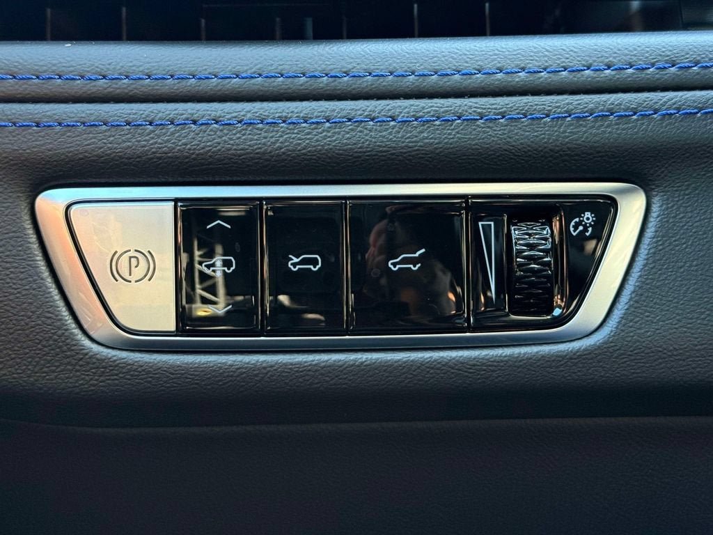 New 2025 Cadillac Escalade IQ Luxury 1 AWD/4WD image 18