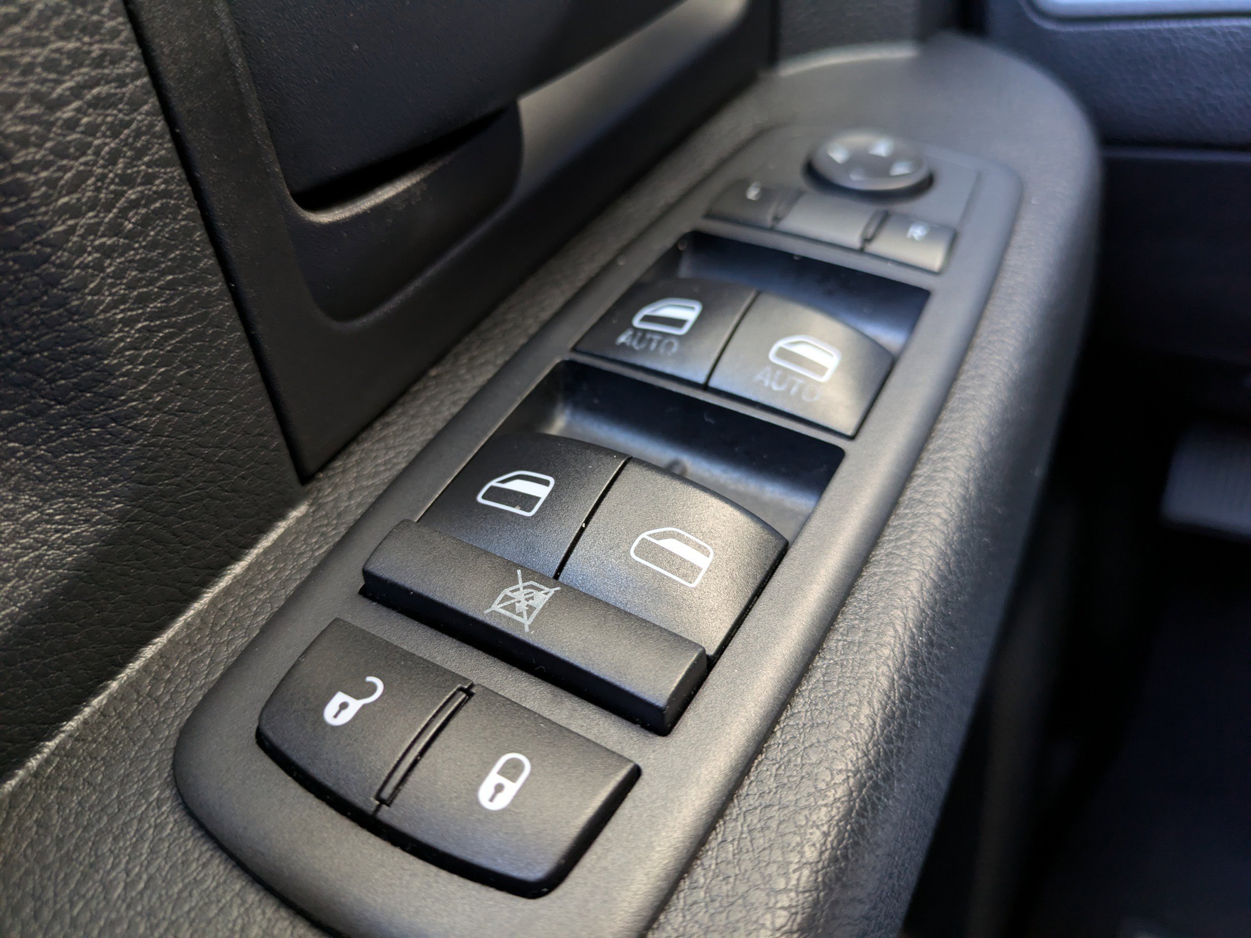 Used 2017 RAM 1500 Express RWD image 19
