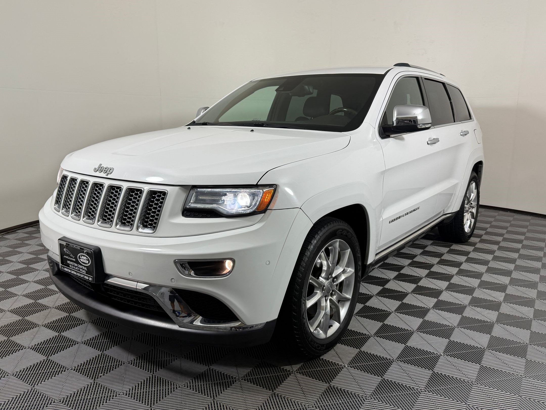 Used 2014 Jeep Grand Cherokee Summit RWD video 1