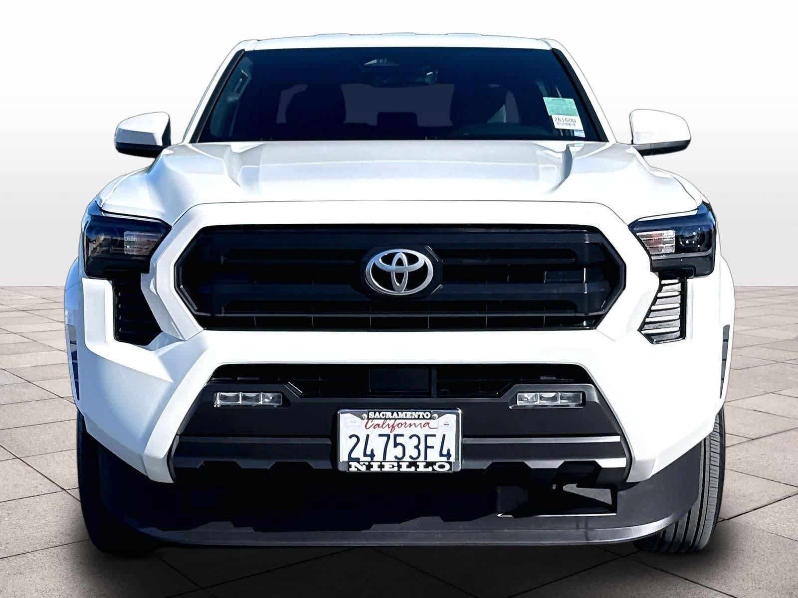 Used 2025 Toyota Tacoma SR5 AWD/4WD image 3