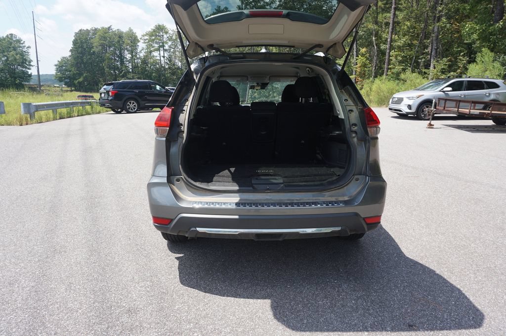 Used 2019 Nissan Rogue S w/ Special Edition Package FWD image 12