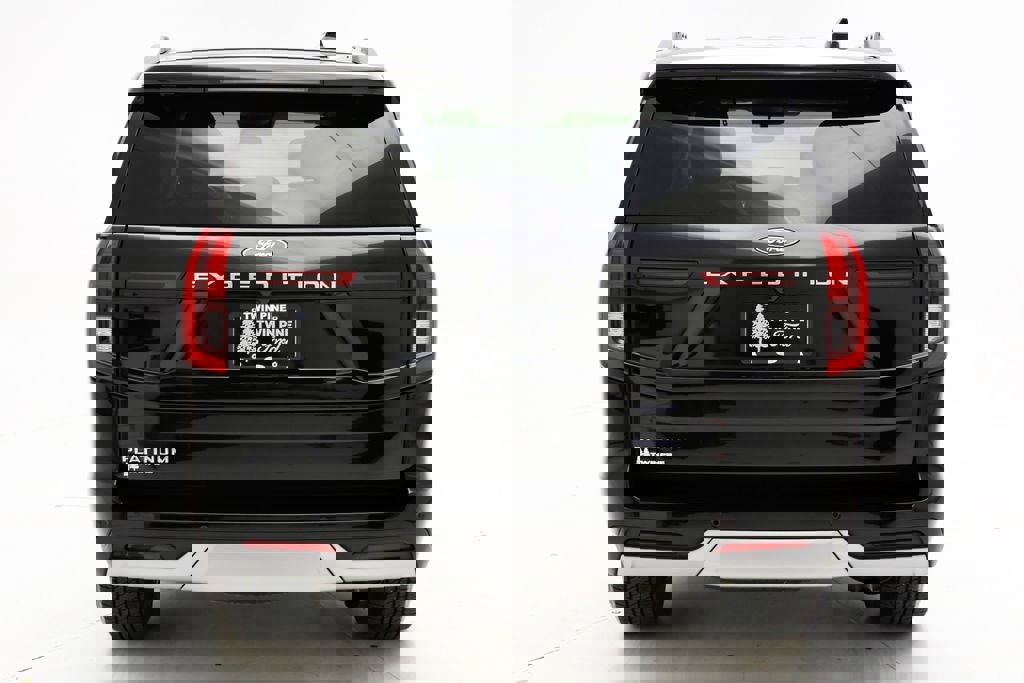 Used 2025 Ford Expedition Platinum image 7