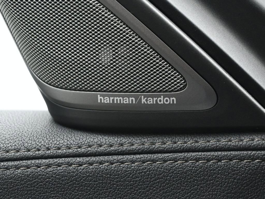 Used 2019 BMW 750i image 42