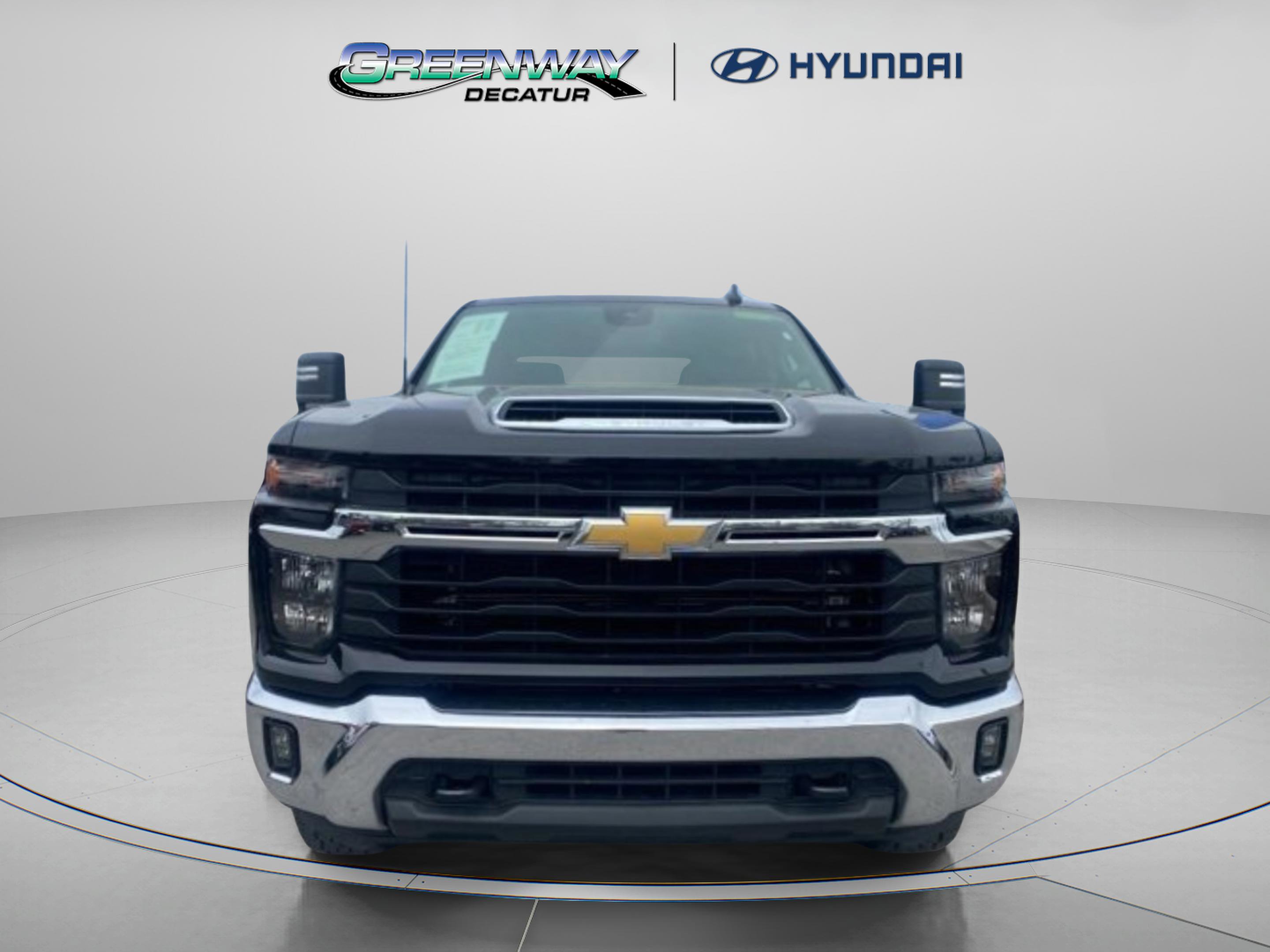 Used 2025 Chevrolet Silverado 2500 LT w/ Convenience Package AWD/4WD image 2