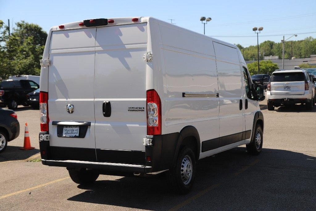 Used 2024 RAM ProMaster 2500 w/ Convenience Group FWD image 12