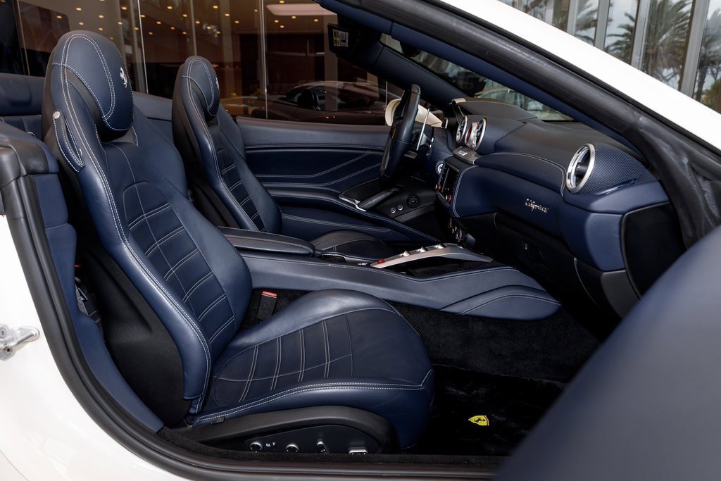 Used 2016 Ferrari California T image 41