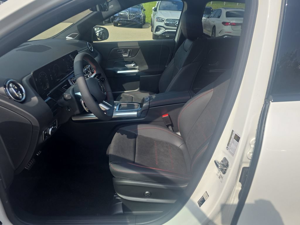 New 2026 Mercedes-Benz GLA 250 4MATIC image 9