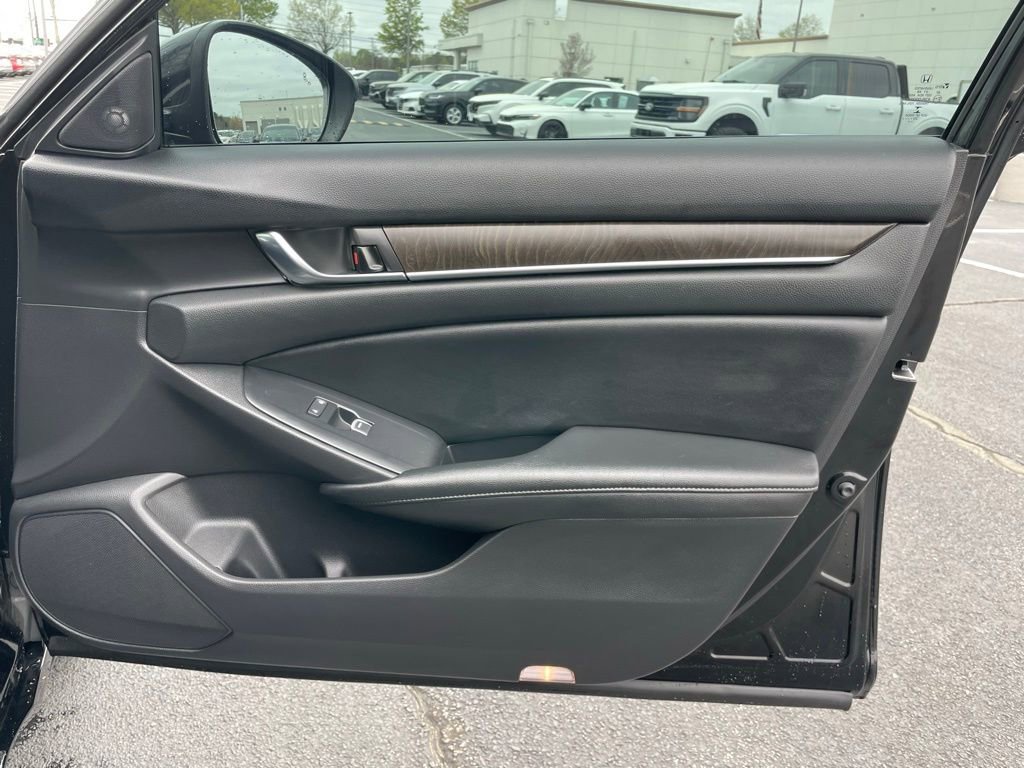 Certified 2021 Honda Accord Touring image 30