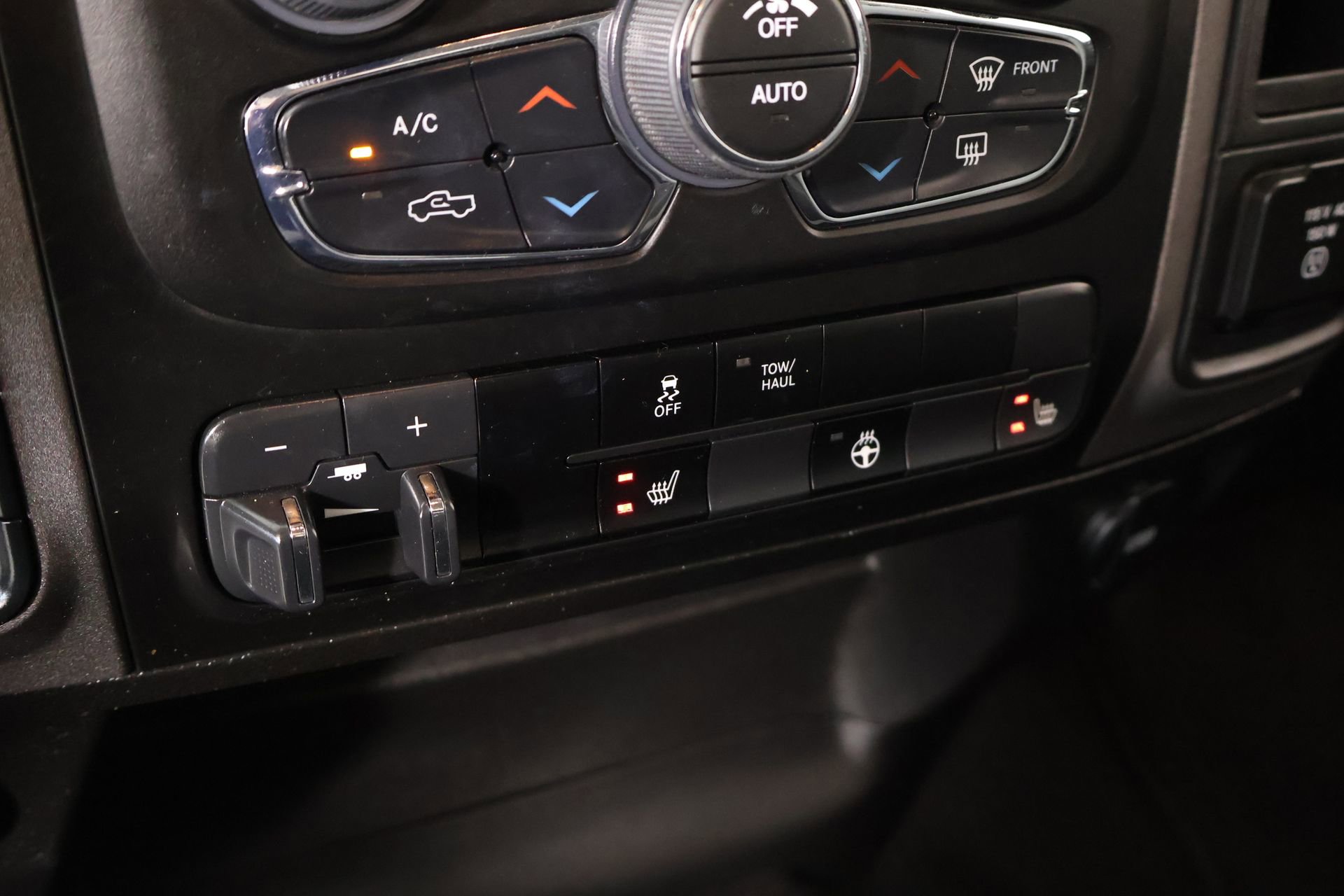 Used 2023 RAM 1500 Tradesman w/ Chrome Plus Package AWD/4WD image 7
