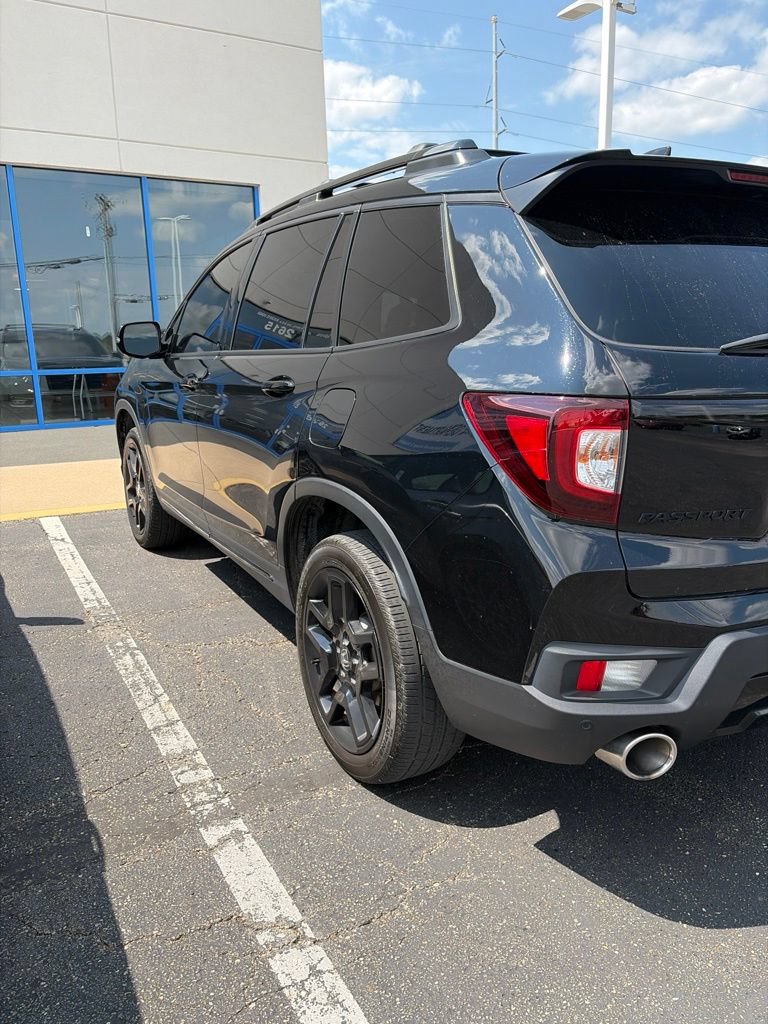 Used 2024 Honda Passport Black Edition image 10