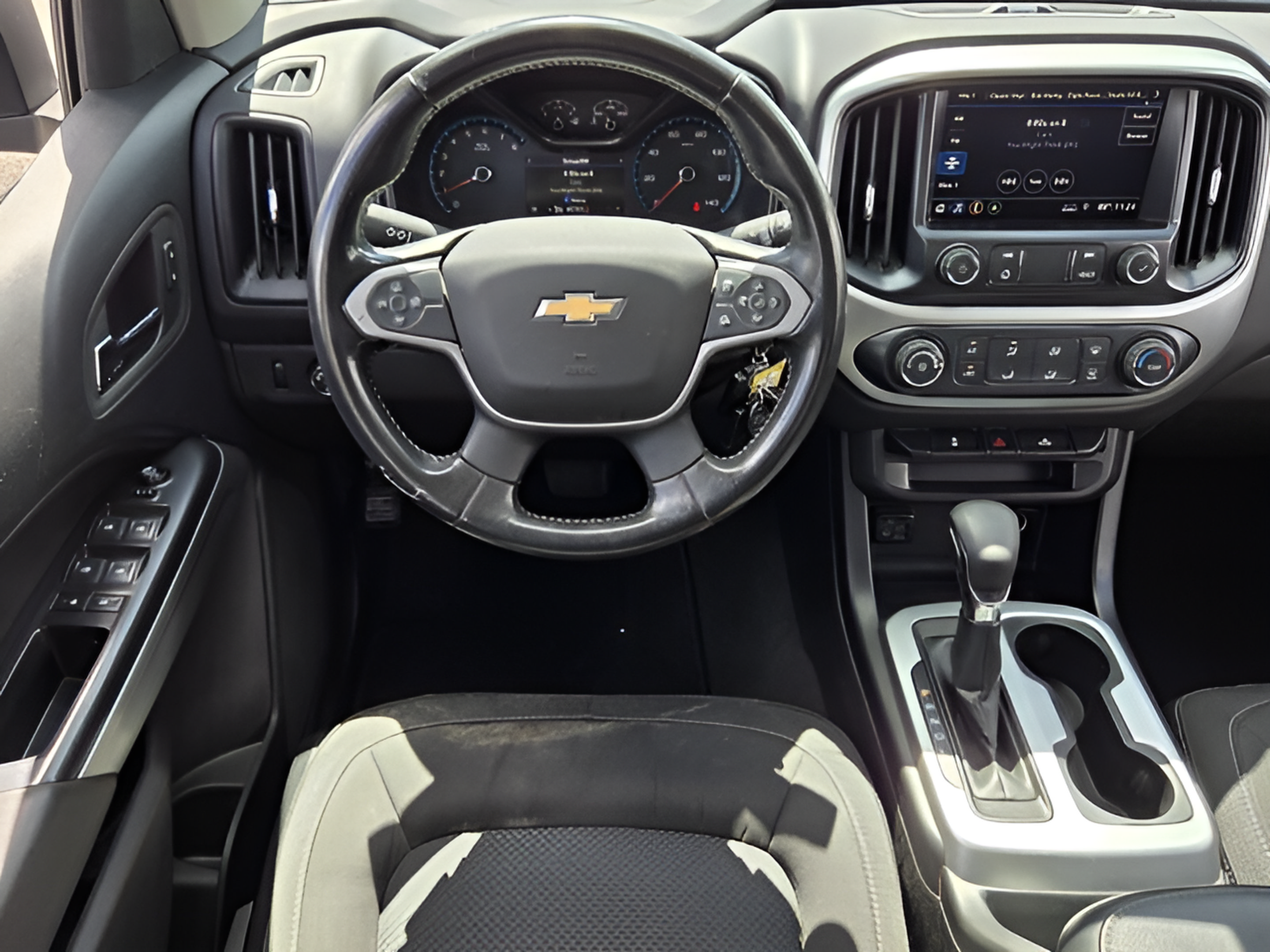 Used 2022 Chevrolet Colorado LT w/ LT Convenience Package RWD image 11