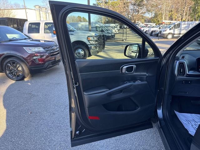 Used 2024 Kia Sorento S image 19