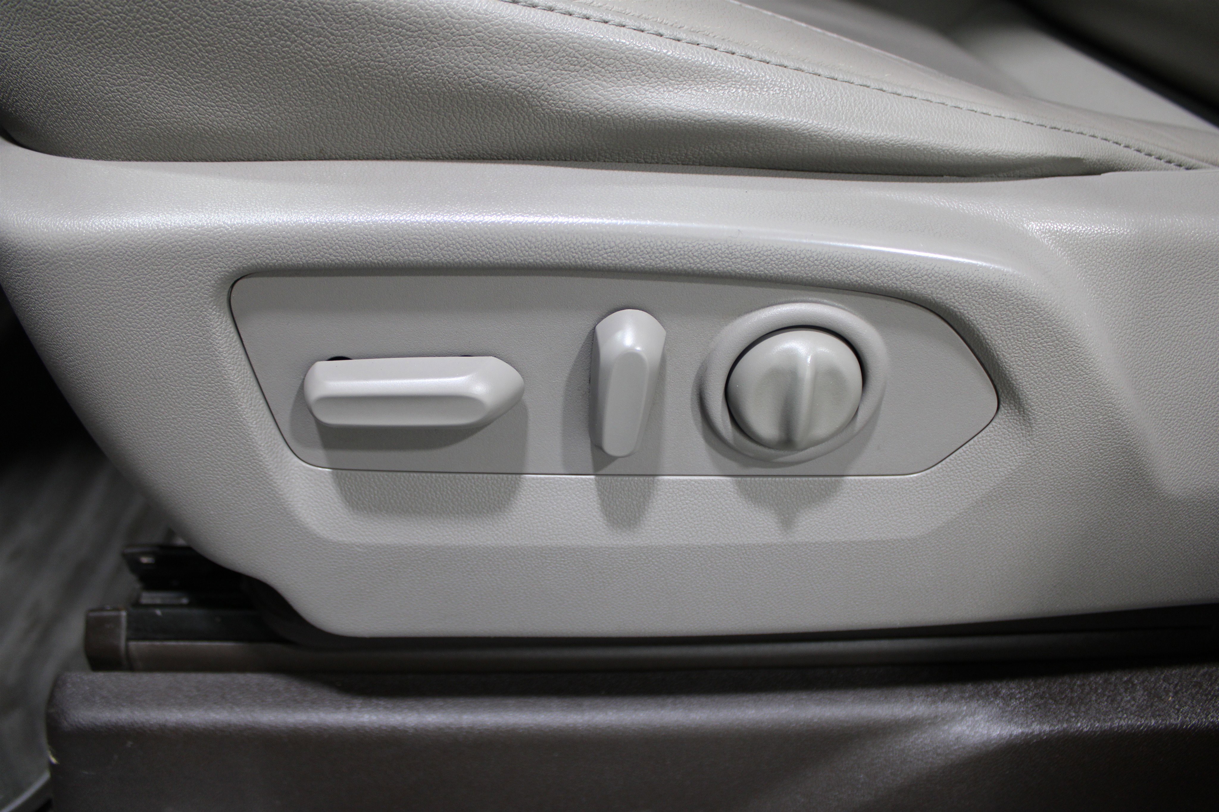 Used 2020 Chevrolet Silverado 1500 LT w/ Texas Edition image 4