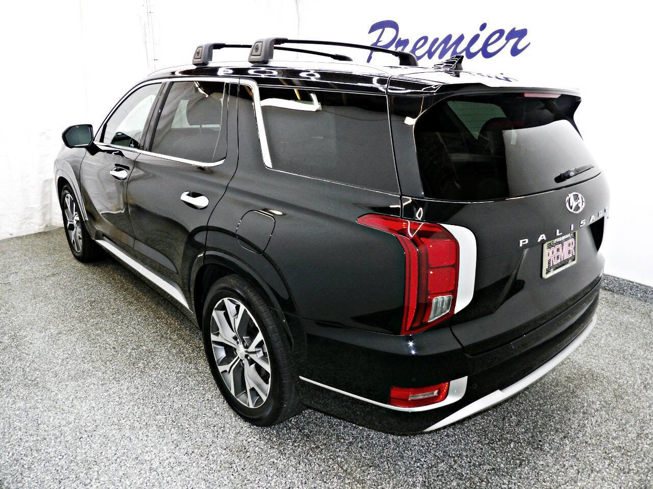 Used 2022 Hyundai Palisade Limited w/ Cargo Package image 4