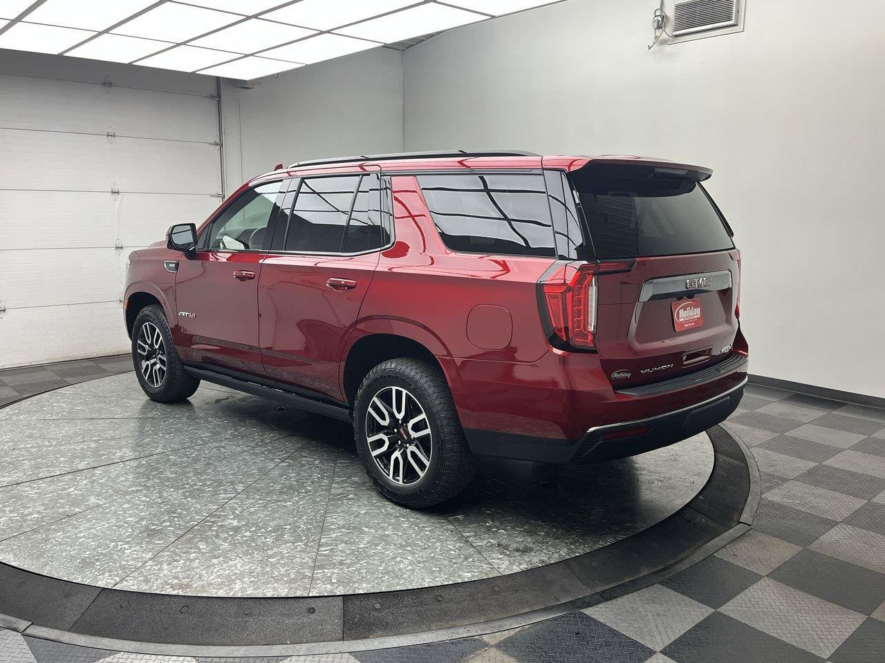 Certified 2022 GMC Yukon AT4 w/ Technology Package AWD/4WD image 2
