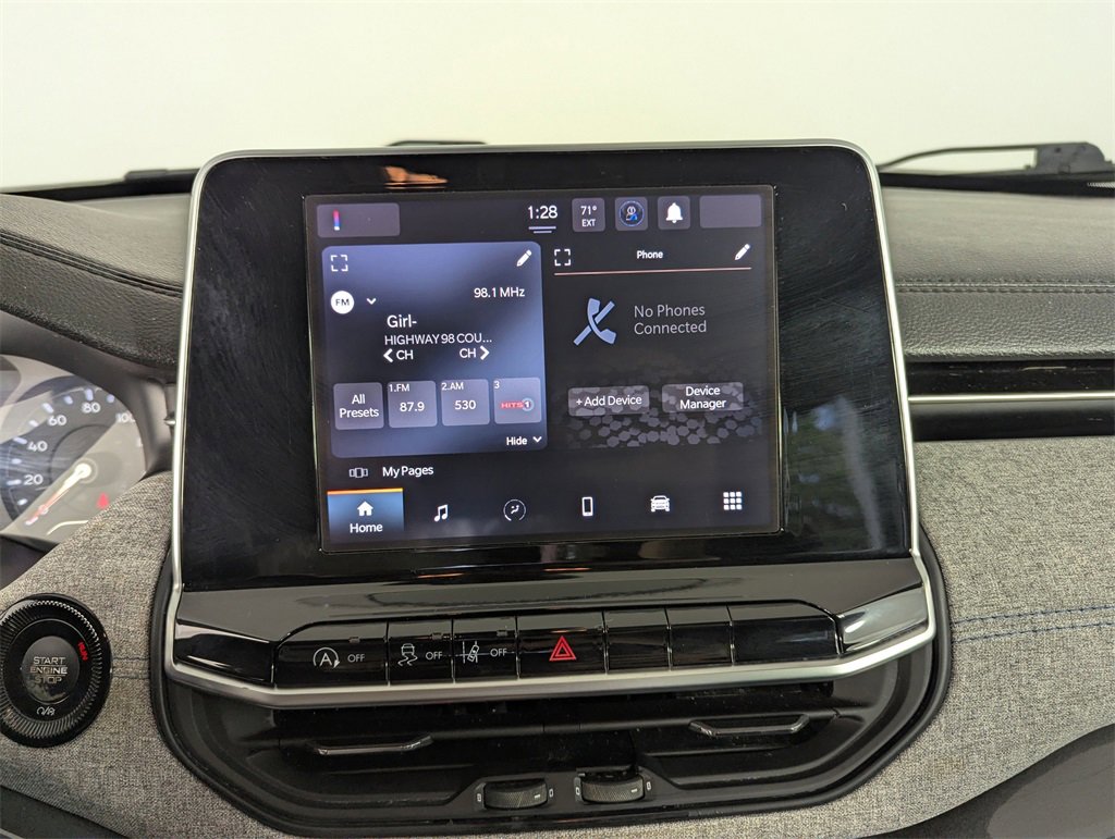 Used 2022 Jeep Compass Latitude image 25