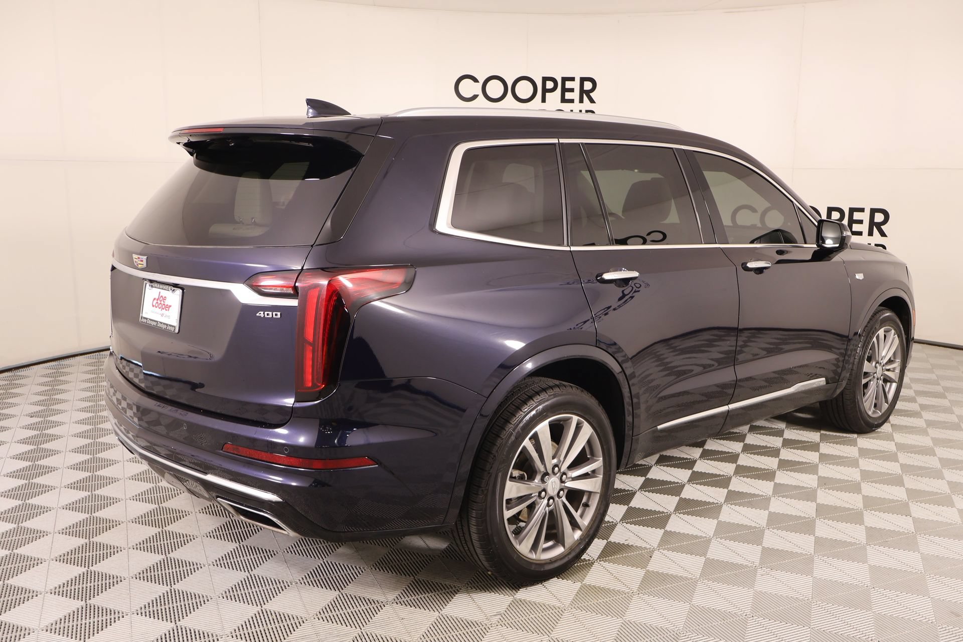 Used 2022 Cadillac XT6 Premium Luxury w/ LPO, Floor Liner Package AWD/4WD image 23