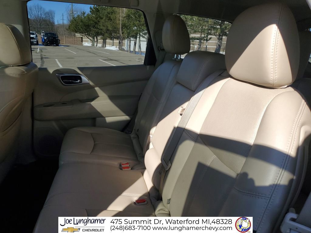 Used 2018 Nissan Pathfinder Platinum image 27