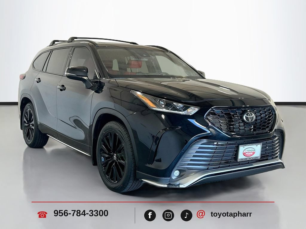 Used 2024 Toyota Highlander XSE FWD image 3