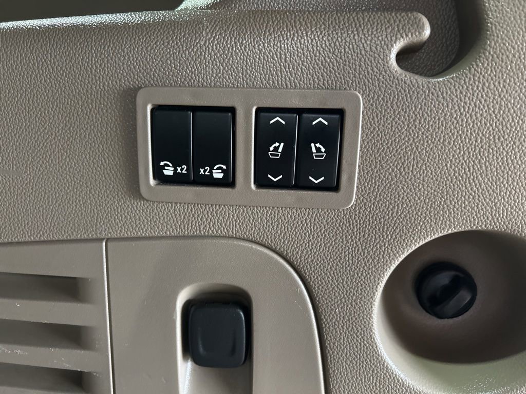 Used 2019 Chevrolet Suburban Premier AWD/4WD image 17