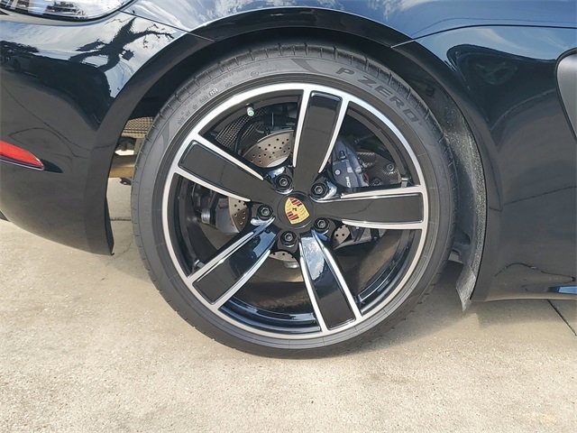 Used 2025 Porsche 718 Cayman image 13