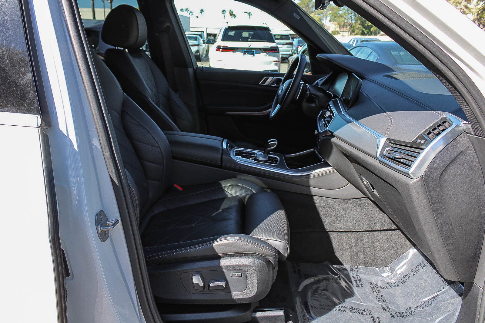 Used 2023 BMW X5 xDrive40i w/ Parking Assistance Package AWD/4WD image 15