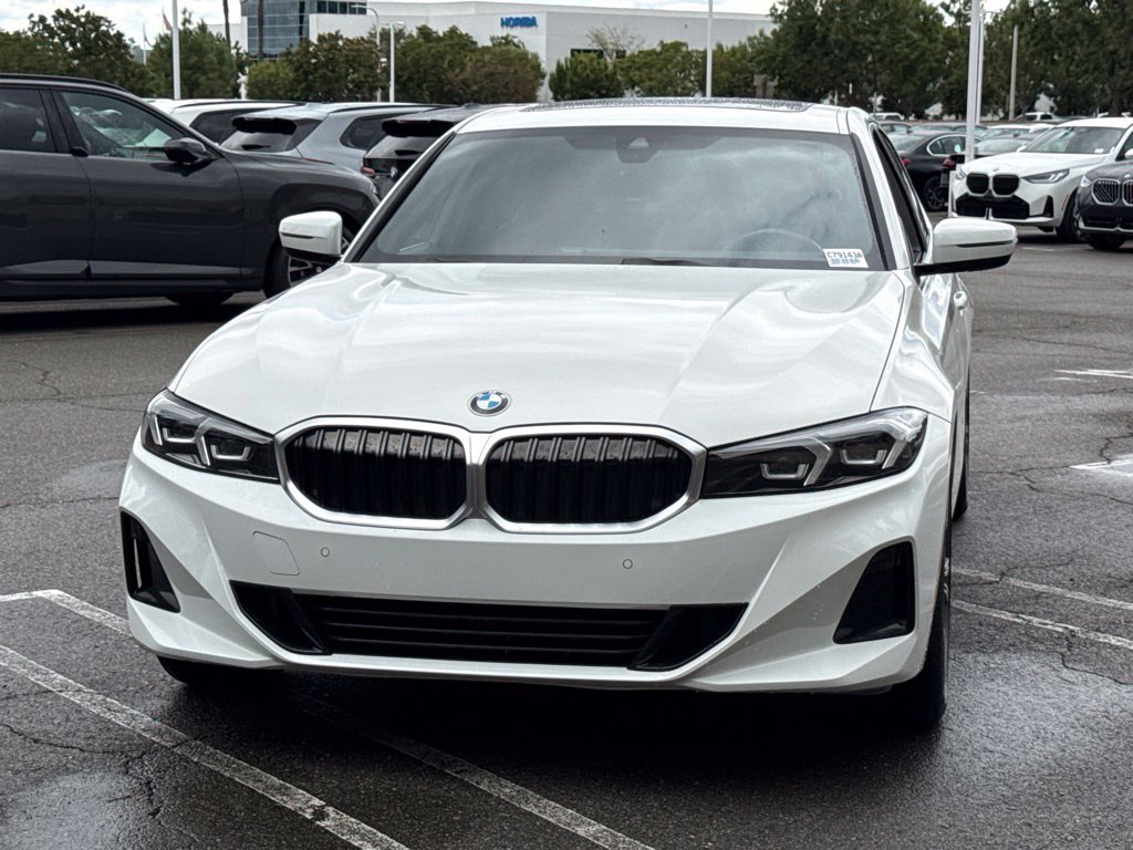 Used 2024 BMW 330i Sedan w/ Convenience Package RWD image 3