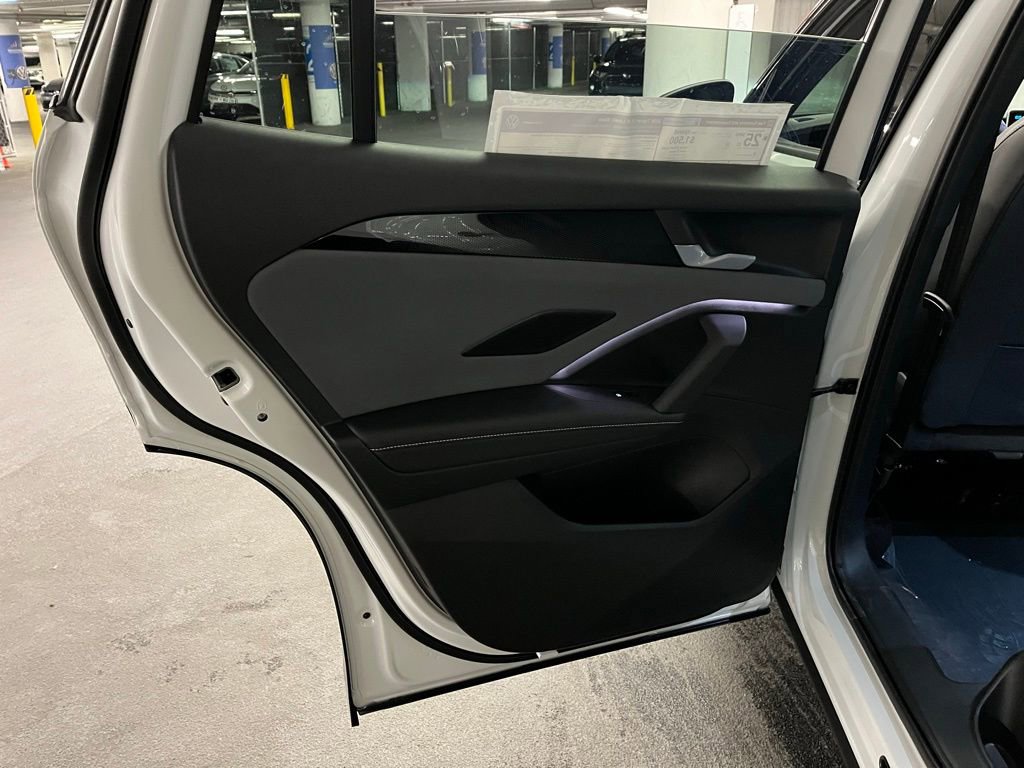 New 2026 Volkswagen Tiguan SE R-Line image 21