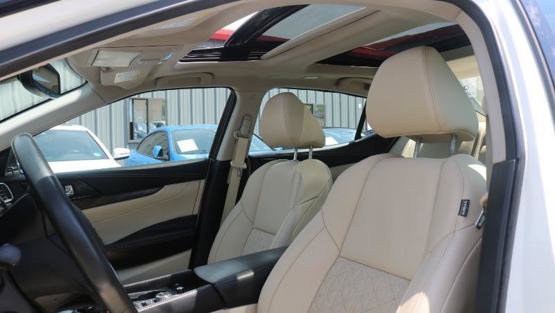 Used 2018 Nissan Maxima Platinum FWD image 9