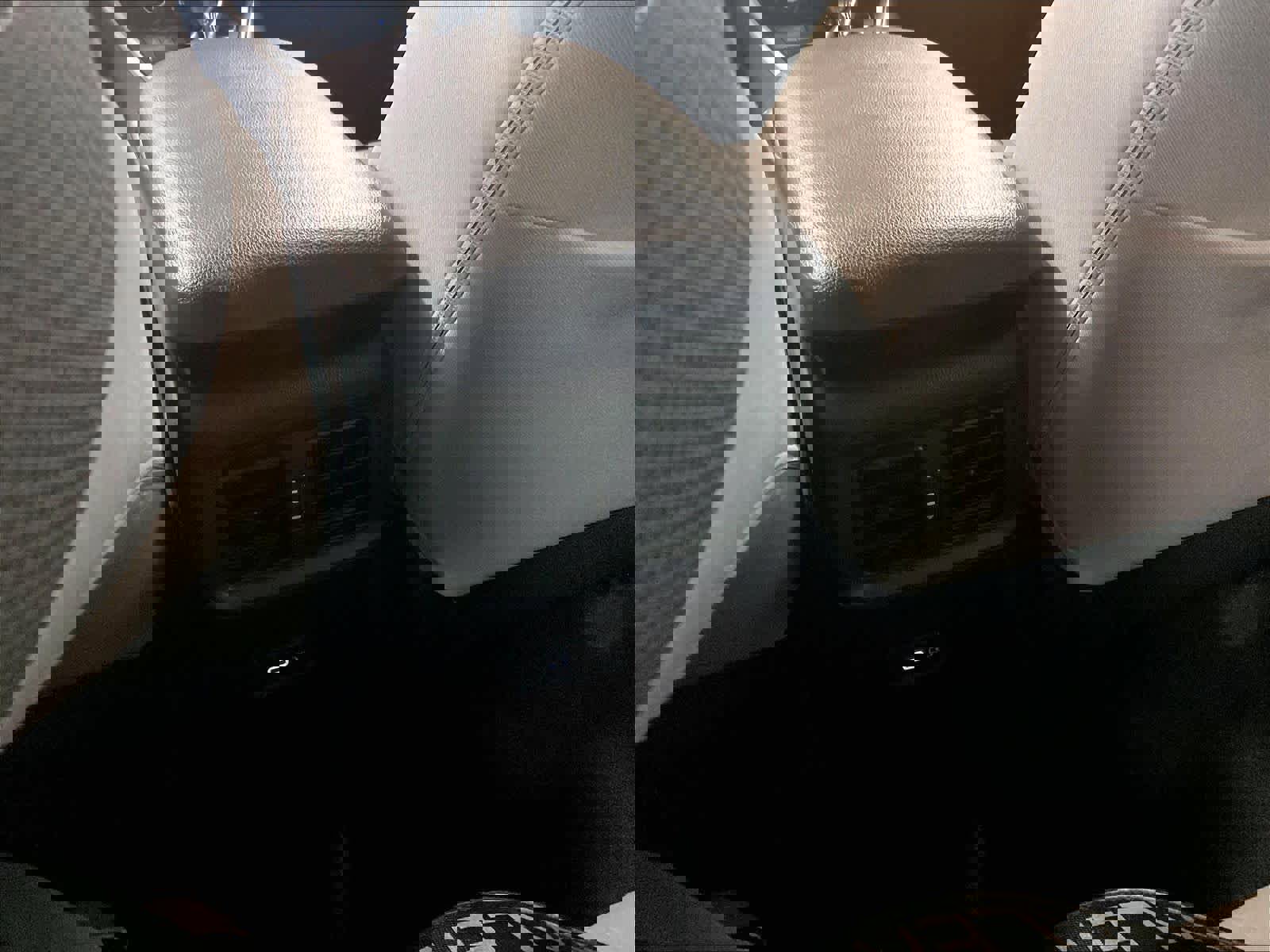 Used 2025 Toyota RAV4 XLE image 28