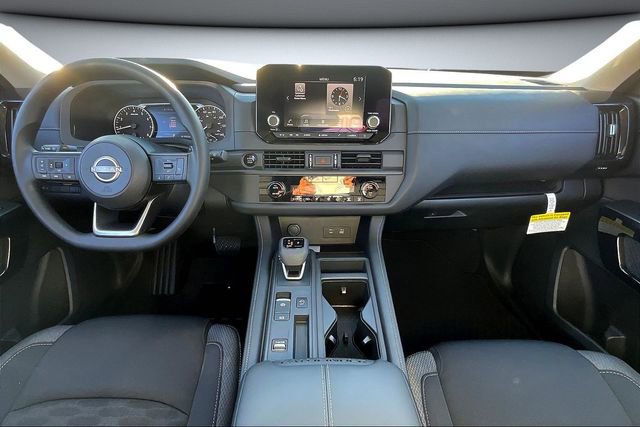 New 2025 Nissan Pathfinder S image 5