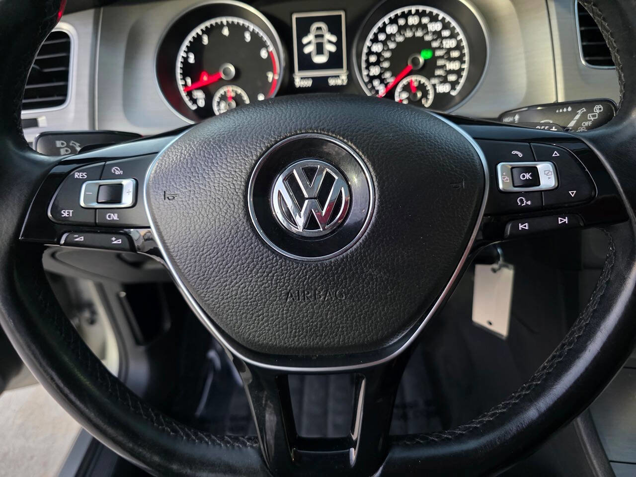 Used 2015 Volkswagen Golf S image 42