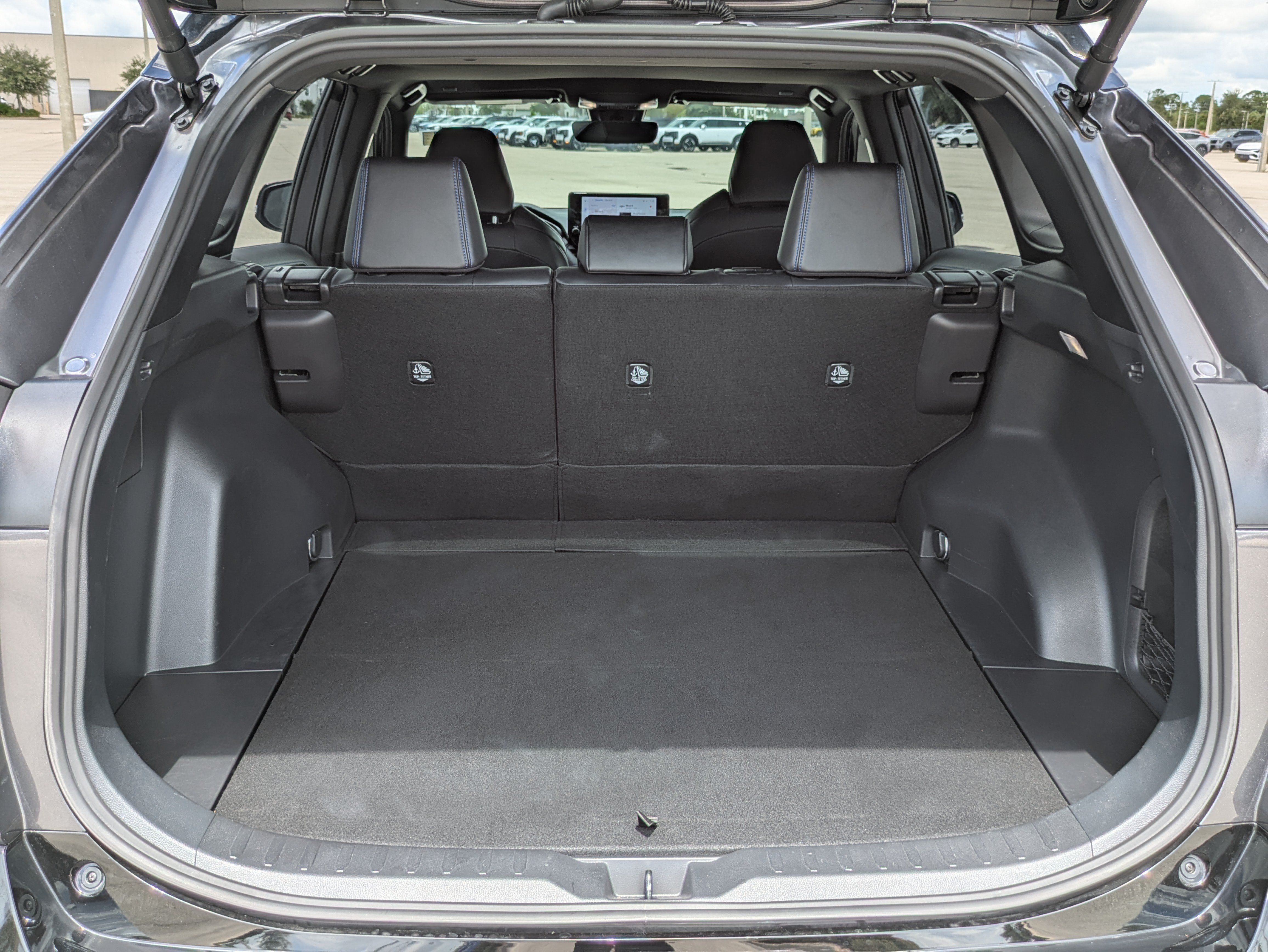 Used 2025 Toyota RAV4 XSE AWD/4WD image 13