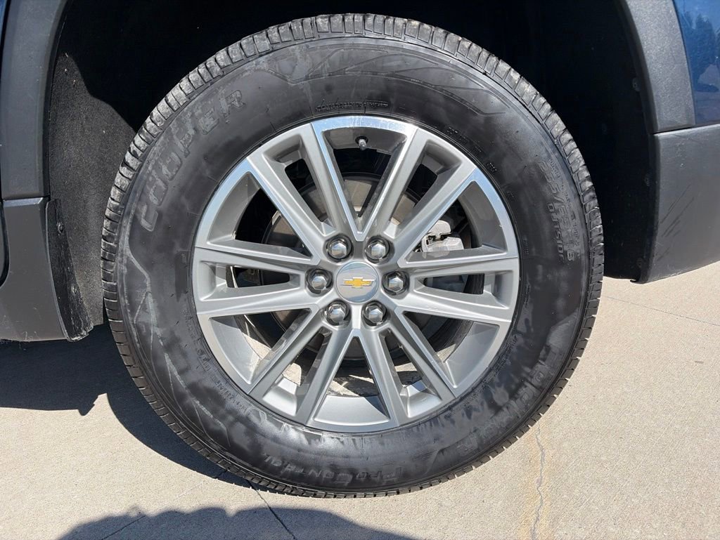 Used 2022 Chevrolet Traverse LT FWD image 17